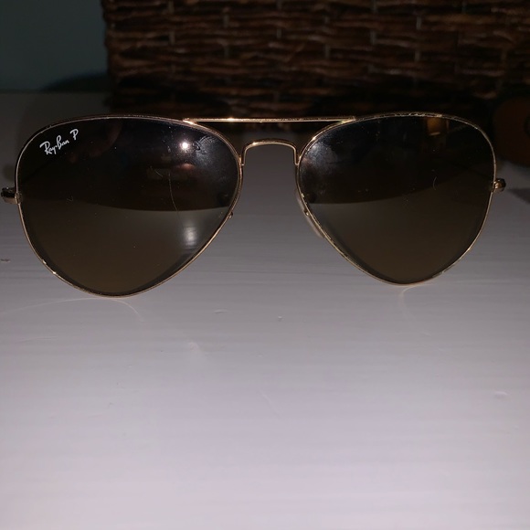 RayBan Aviator Classic Polarized Sunglasses - Picture 2 of 5